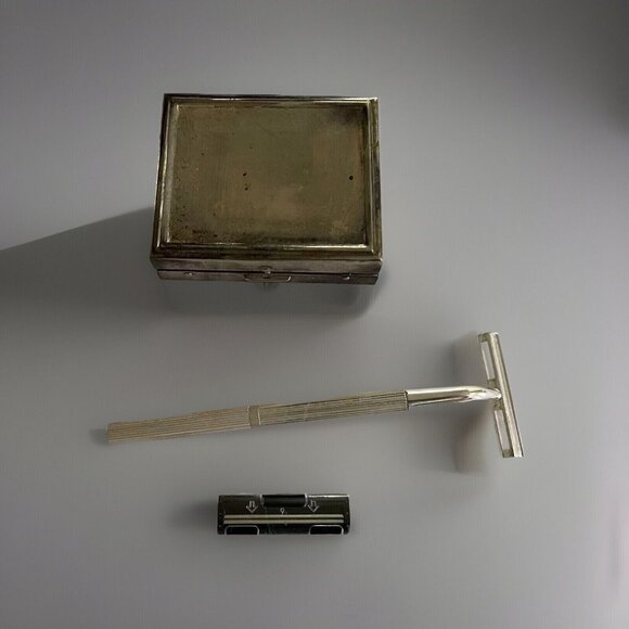 Vintage Mini Travel Razor Set Mirrored Case Contemporary Design - Picture 4 of 14